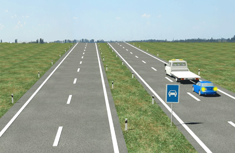 Koks didžiausias greitis leidžiamas velkant standžia vilktimi kitas transporto priemones greitkeliuose?